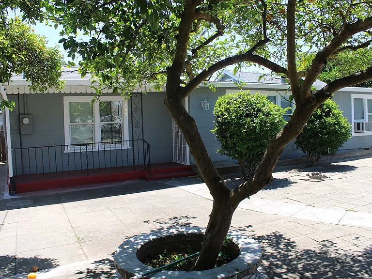 608 Union St — Photo 3