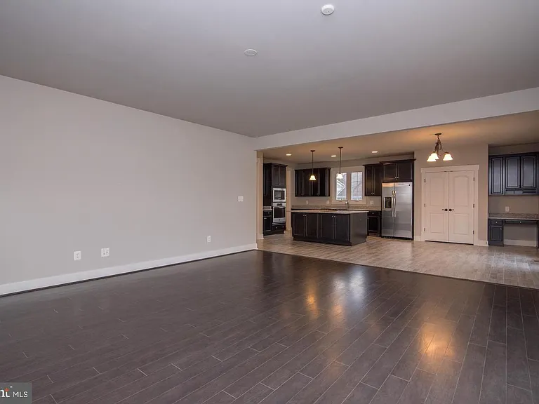 6928 Regent Ln — Photo 32