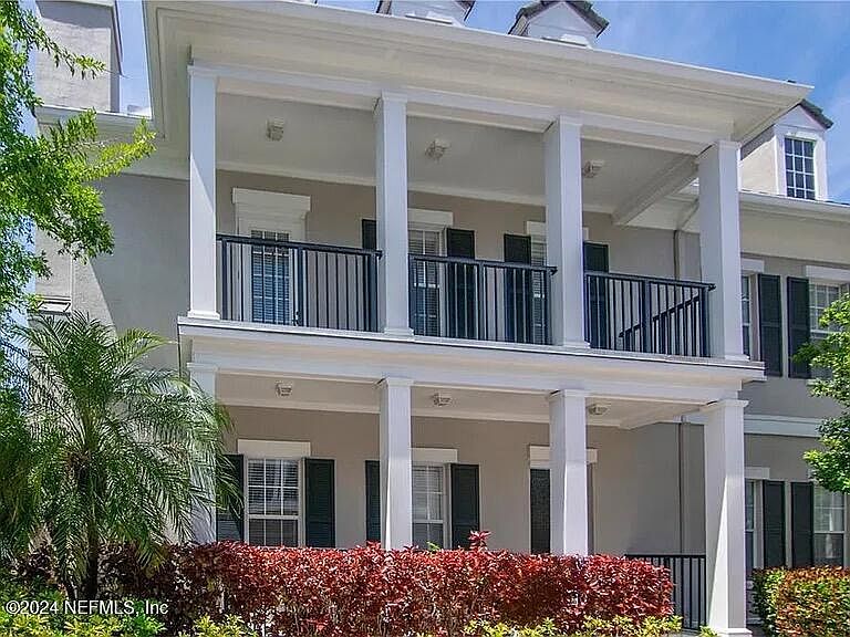 1st image of 255 NEWBURY PLACE Place N