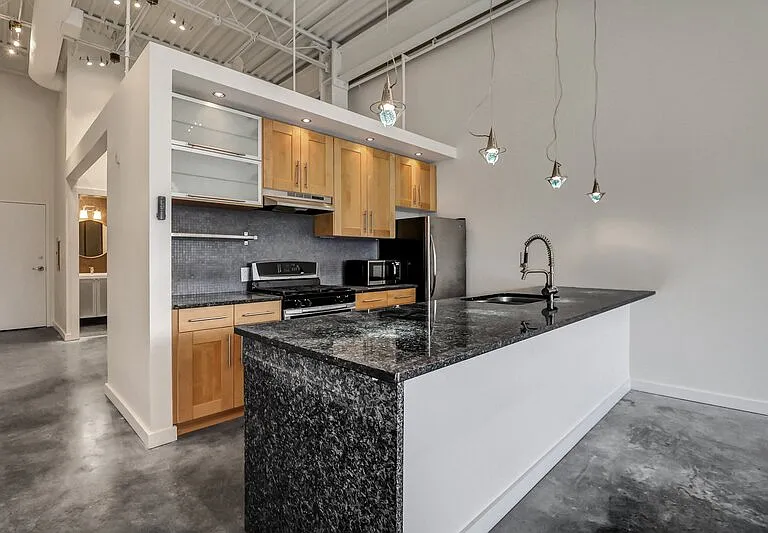 2514 Abercorn St #205 — Photo 11