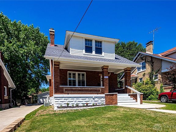 2nd image of 1135 Carmania Ave