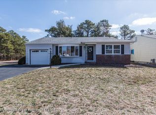 72 Nostrand Dr, Toms River, NJ 08757
