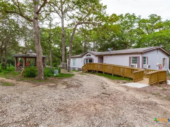 319 Green Oaks Dr, Bastrop, TX 78602