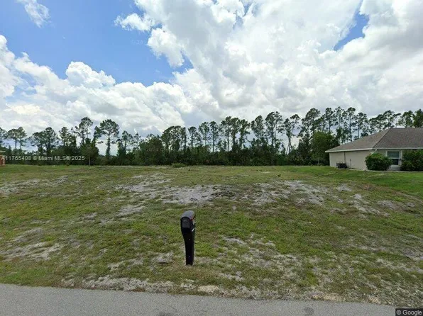 507 Willowbrook Dr, Lehigh Acres, FL 33972