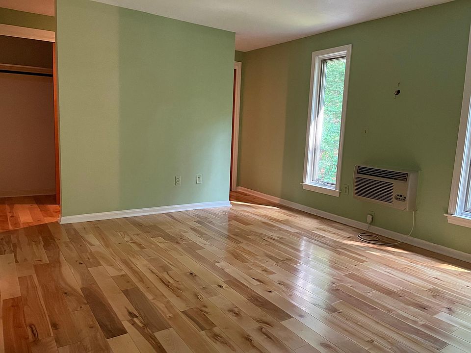 1st image of 9 Chadwick Ct