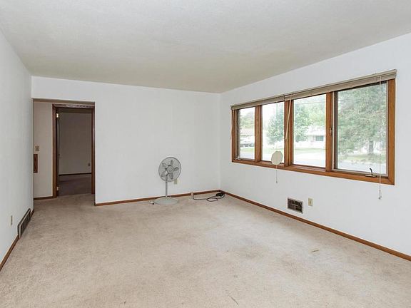 5th image of 5243 Ewing Ave N