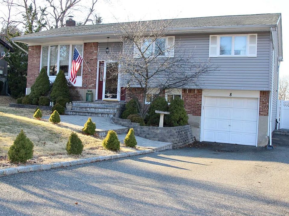 1st image of 8 Rogers Ln