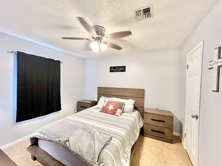 4023 Avenue Q 1/2 — Photo 7