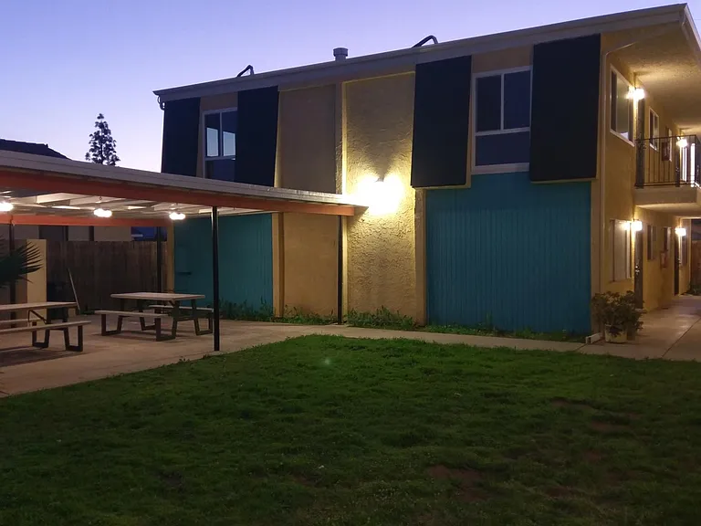 876 Cherrywood Way — Photo 16
