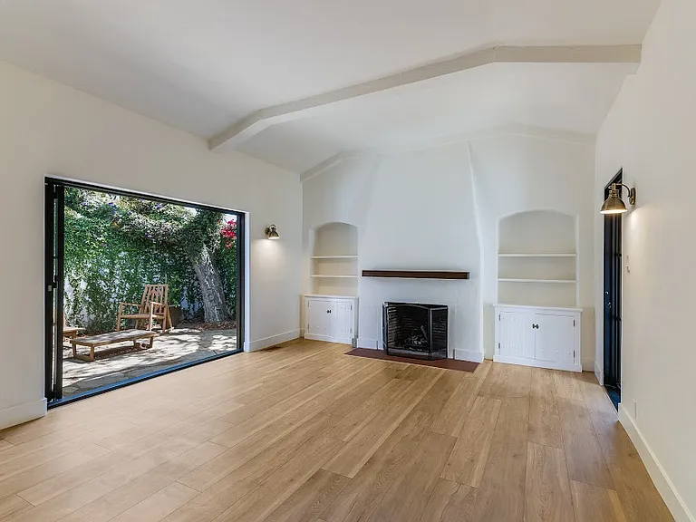 10385 Ilona Ave — Photo 5