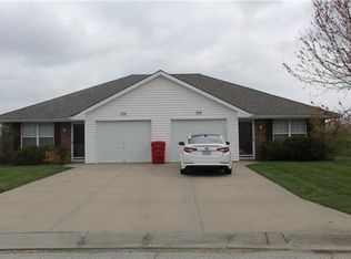 403 S Russell St, Oak Grove, MO 64075