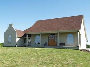 18151 Donahoo Rd, Tonganoxie, KS 66086