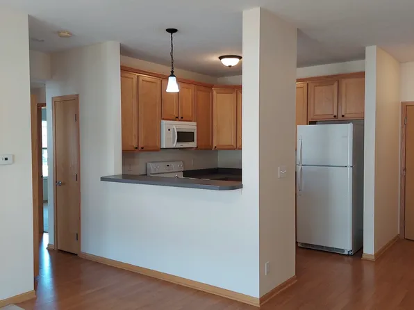 2329 Bristol Dr Unit 101, Ames, IA 50010