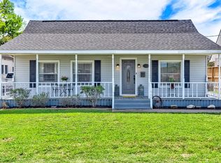 523 N 13th St, Nederland, TX 77627