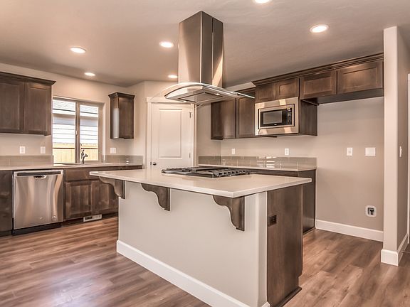Photos of similar product. Not actual home.