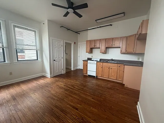 Studio, $799 — Photo 1