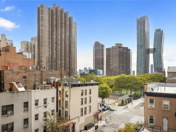 240 East 35th Street image 5 of 7