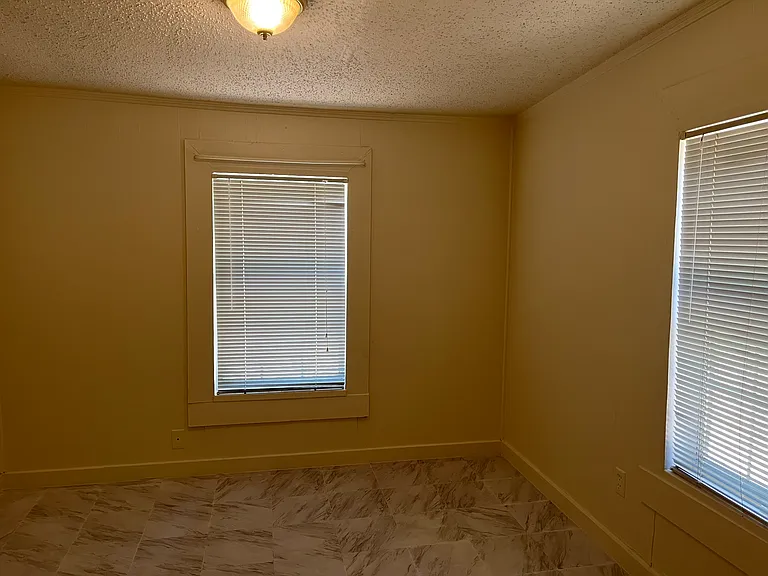 1116 Wilson St — Photo 3