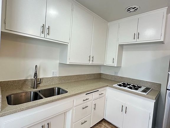 2nd image of 9462 Oak St APT 8