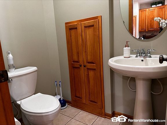 5th image of 2911 Edison St NE Unit B