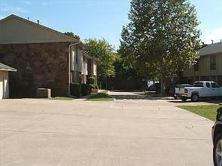 2nd image of 7014 Lakeshore Dr Unit 9