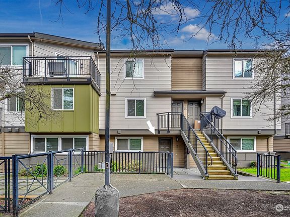 2nd image of 15821 NE Leary Way #C133