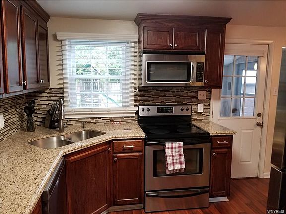 3rd image of 31 N Covington Dr