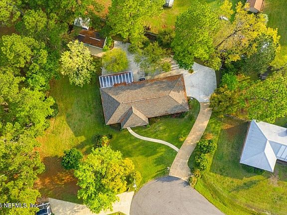 3rd image of 118 W CAMELOT Drive #-