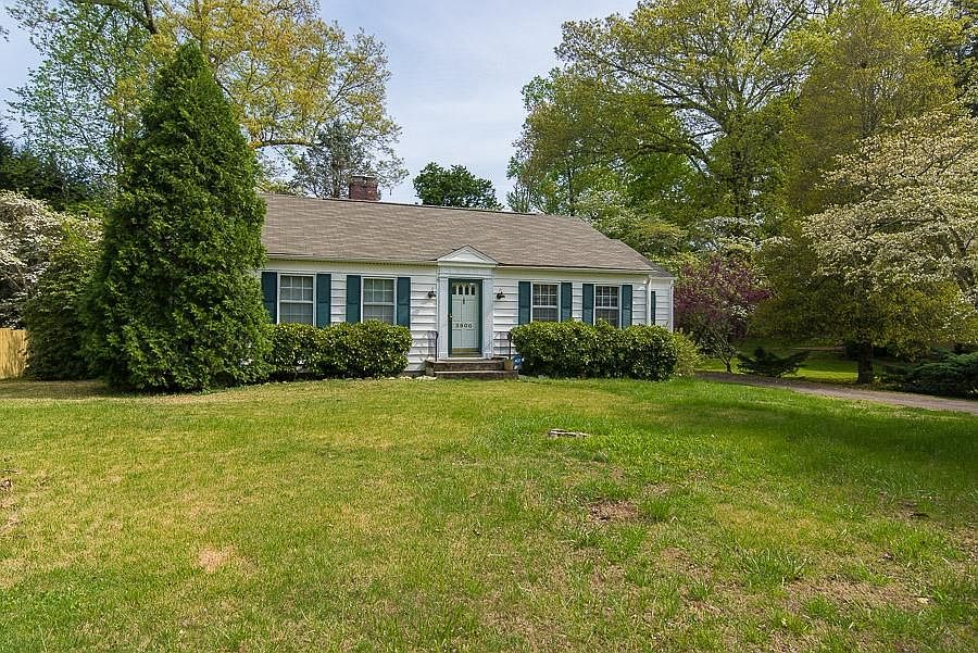 2nd image of 3900 Garden Dr