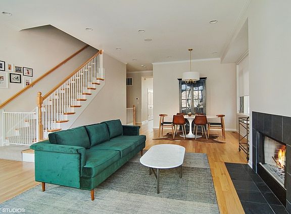 4th image of 2624 N Paulina St