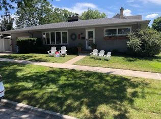 421 N Wille St, Mount Prospect, IL 60056