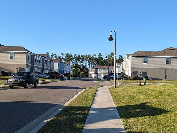 2nd image of 290 Blueberry Ln