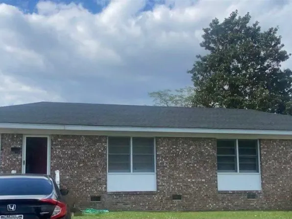 501 Presbyterian St, Mullins, SC 29571