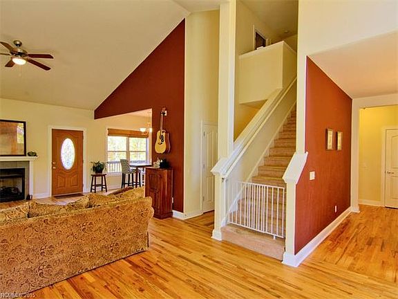 5th image of 558 Grand Oaks Dr