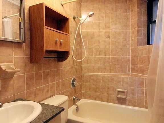5th image of 301 E 110th St APT 4A