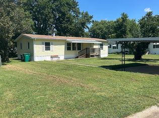 310 SE Cottonwood St, Topeka, KS 66609