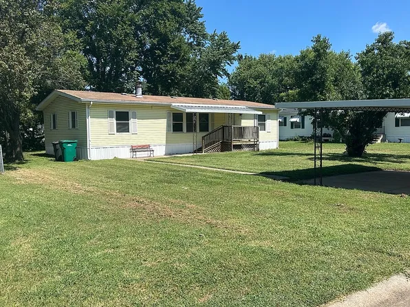 310 SE Cottonwood St, Topeka, KS 66609