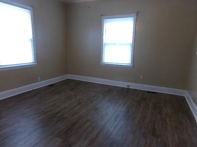 318 Hasty St — Photo 8