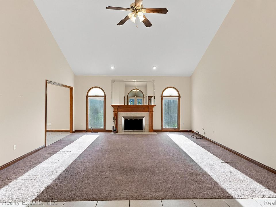 49147 Dunhill Dr, photo 7
