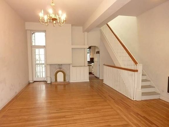 2nd image of 507 Fell St