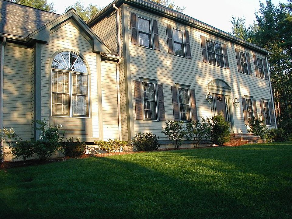 2nd image of 16 Daniel Shays Rd