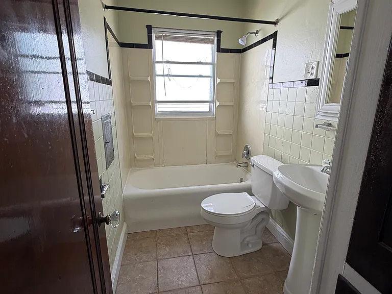 9011 Park Heights Ave — Photo 10