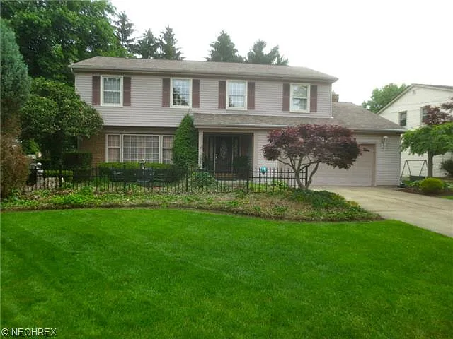 122 Mayflower Dr photo 1