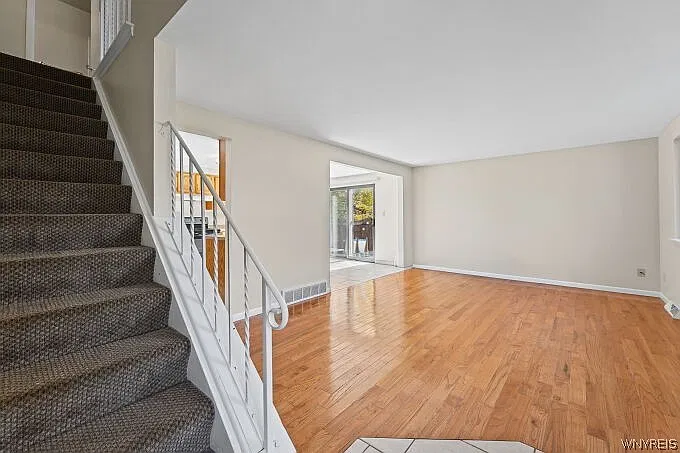 3 bed, 1.5 bath, 1106 sqft, $1,995 — Photo 4
