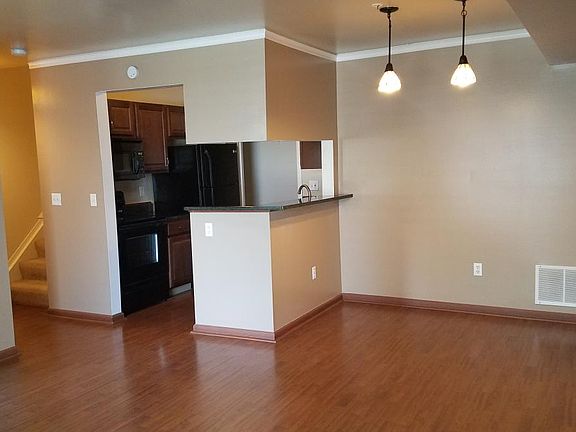 3rd image of 22197 Atlantic Pointe #1