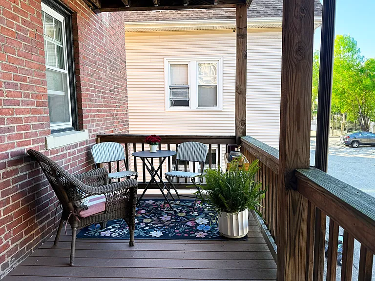 25 Roslyn St #12 — Photo 13