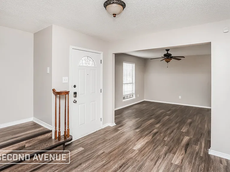 2725 Stillwater Dr — Photo 9