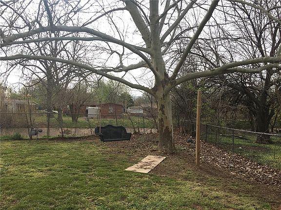 5th image of 1832 Cherry Ln