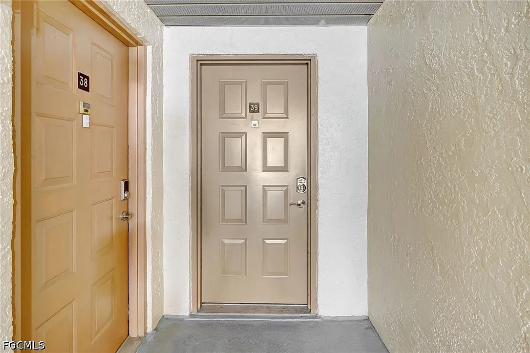 2 bed, 2.0 bath, 960 sqft, $3,500 — Photo 3