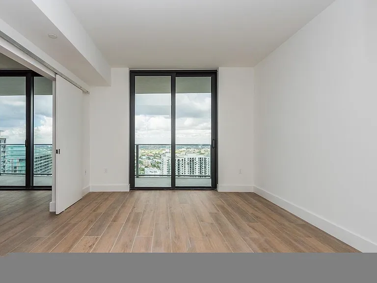 1010 Brickell Ave — Photo 6